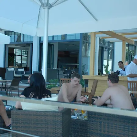 بيجونفيل بيتش - للكبار فقط فندق 3*