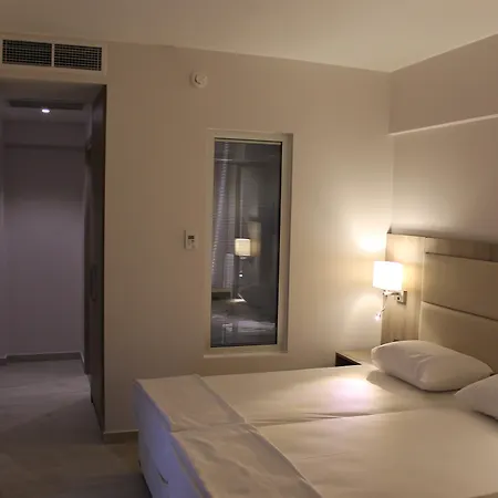 فندق بيجونفيل بيتش - للكبار فقط 3*